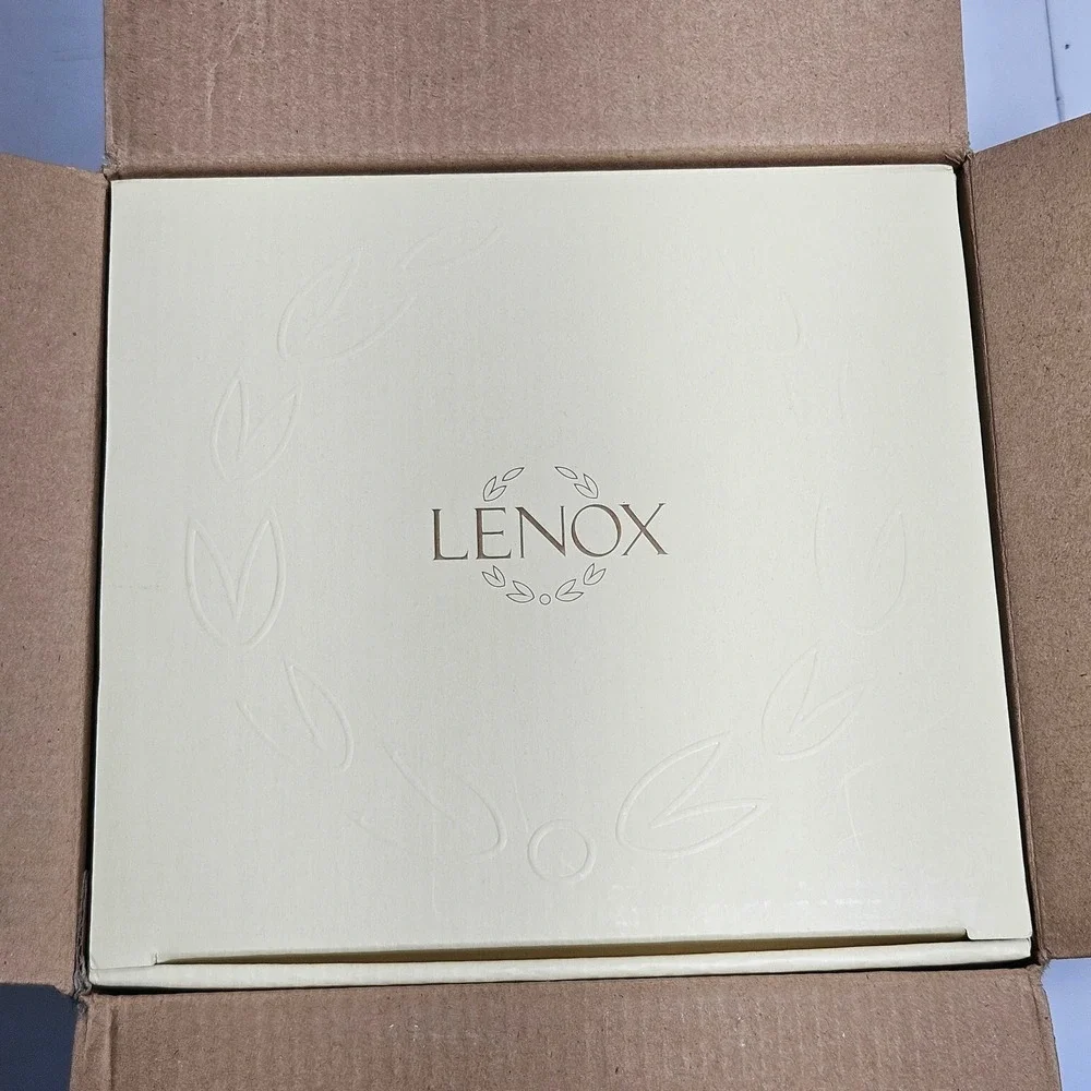Lenox garden bird